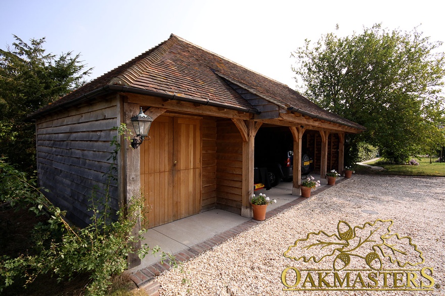 Lockable store room with oak posts
