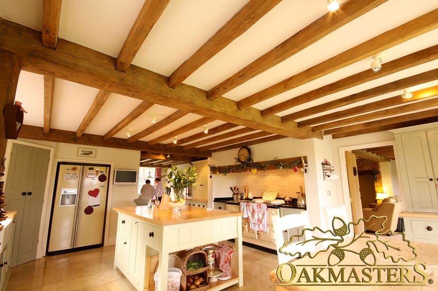 Medium weight oak beam layout for a country kitchen - 103523