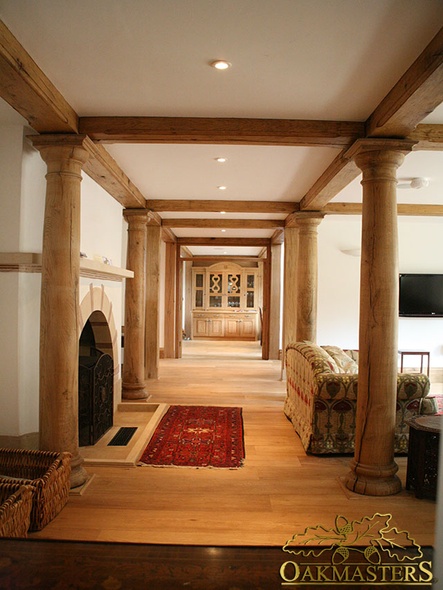 Oak columns in a hallway - 152200