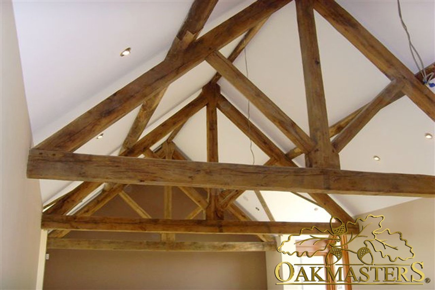 King post truss in open vaulted ceiling
