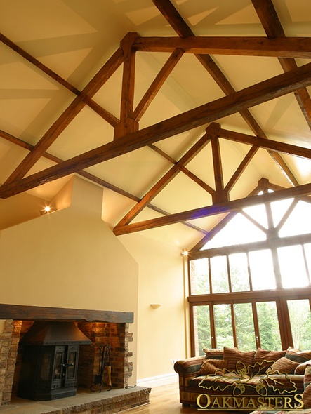 High vaulted glazed glable room with exposed oak truss and beams