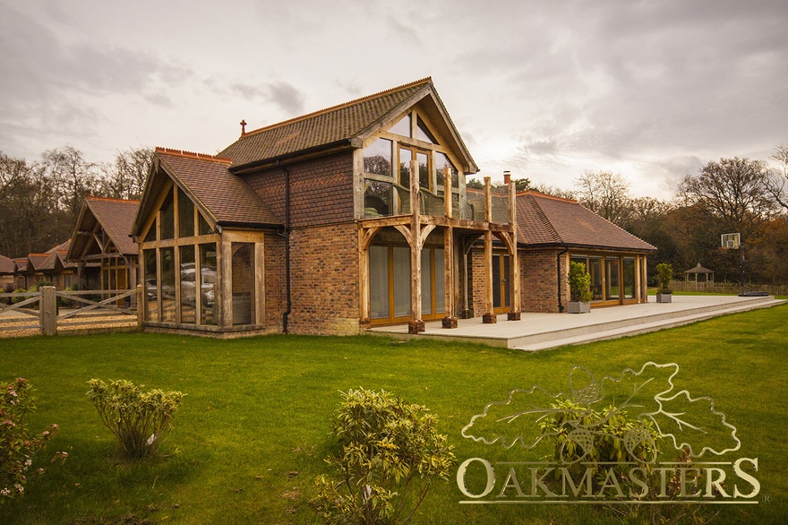 Oak framed extension overlooks the countryside