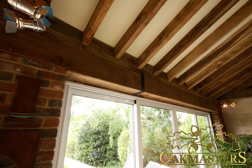 Oak casing for a window lintel