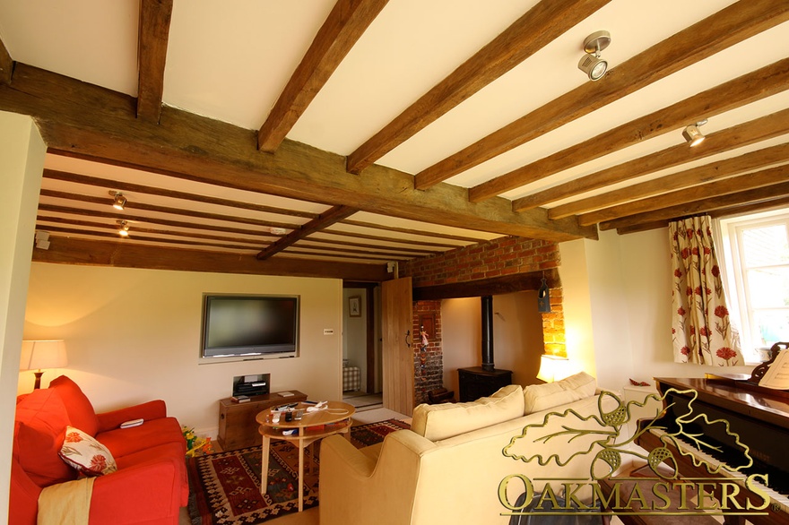 Oak beams can go in multiple directions in a single room - 103912