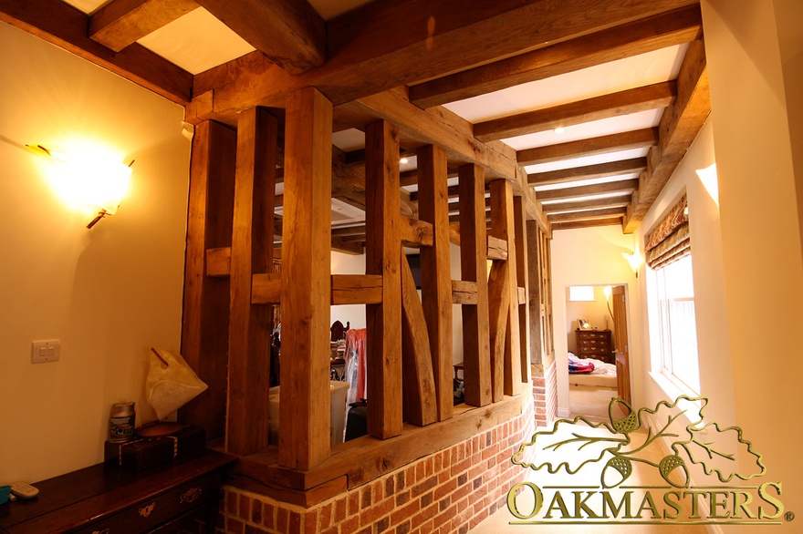 Open room divider made from oak posts and brackets - 140420