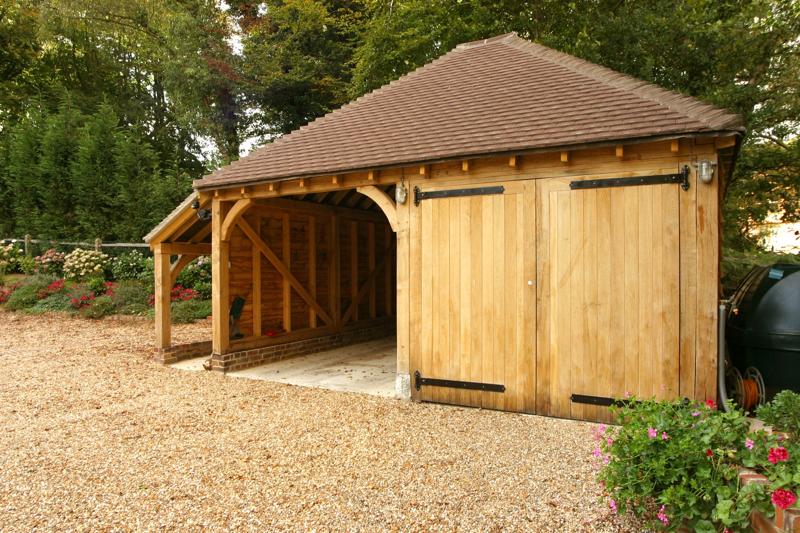 Using the latest technology to bring oak garage designs to life